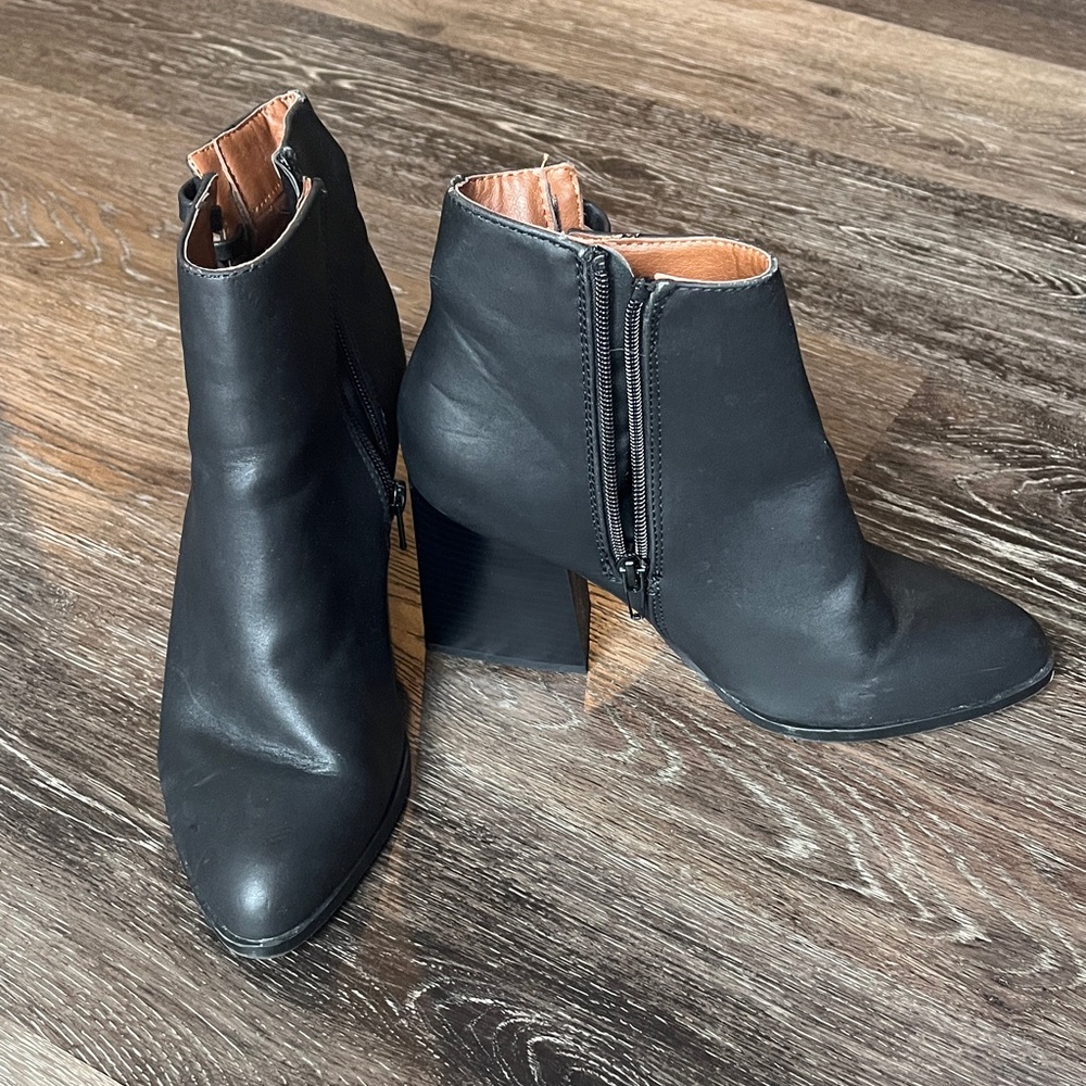 Cato Black Ankle Booties with Zipper